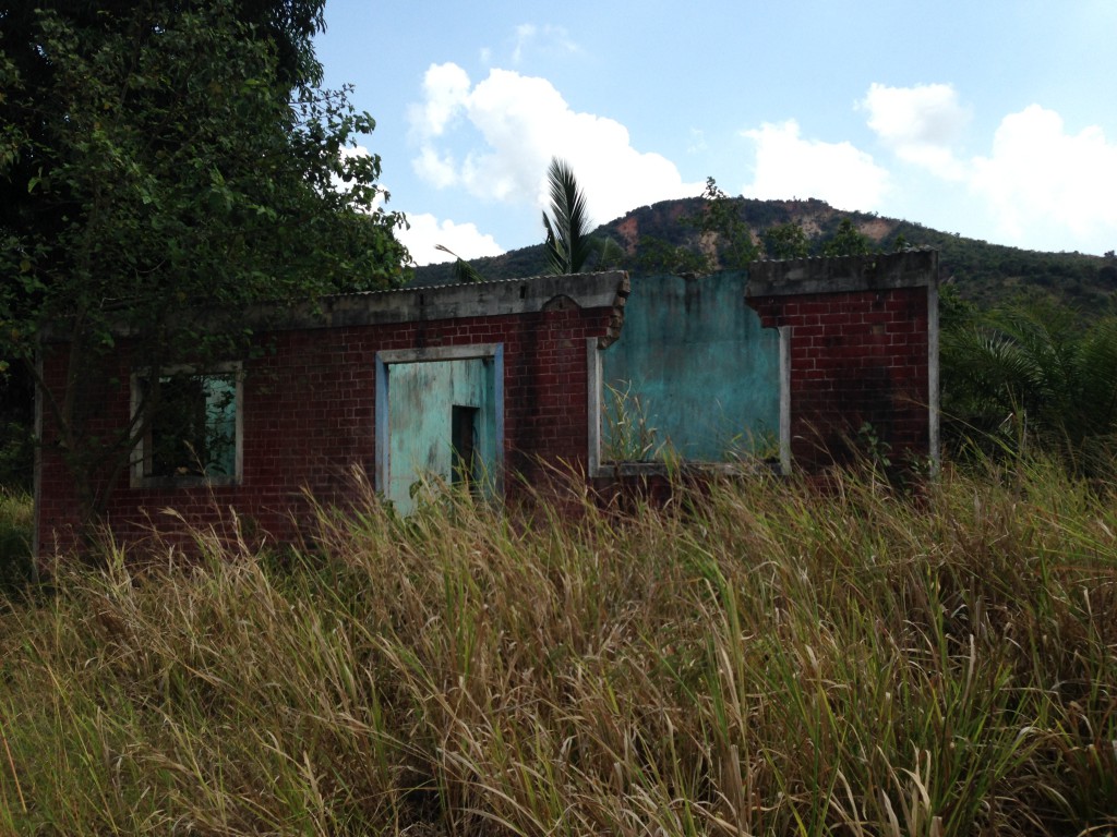 Ruine im Pugu Hills Nationalpark