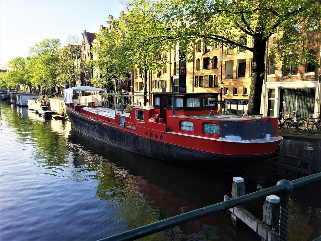 amsterdam gracht boot