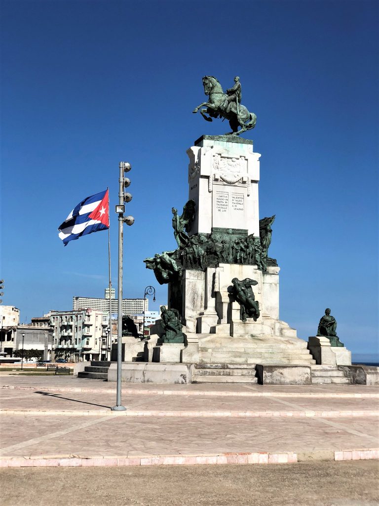 havana cuba flag monument